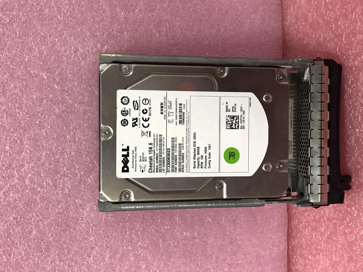 DELL Dell YP778 300GB 3.5" SAS 15K laptop hard drive — product photo