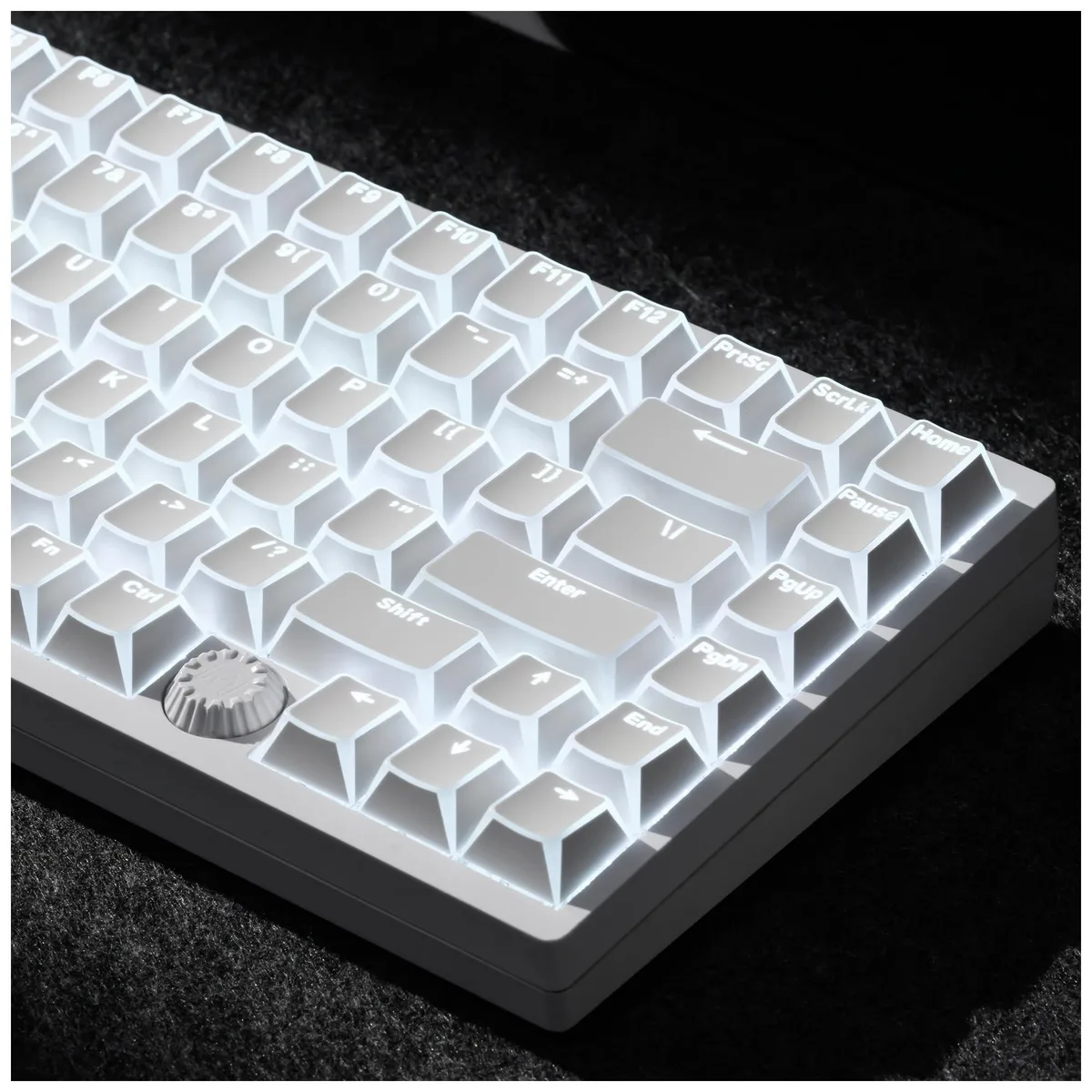 ARCTIC ARCTIC White Shine Through Keycaps PBT Cherry Profile 104+32 2 in 1 accessory — product photo