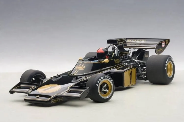 Autoart Autoart Lotus 72E 1973 Emerson Fittipaldi #1 1/18 Vehicle — product photo
