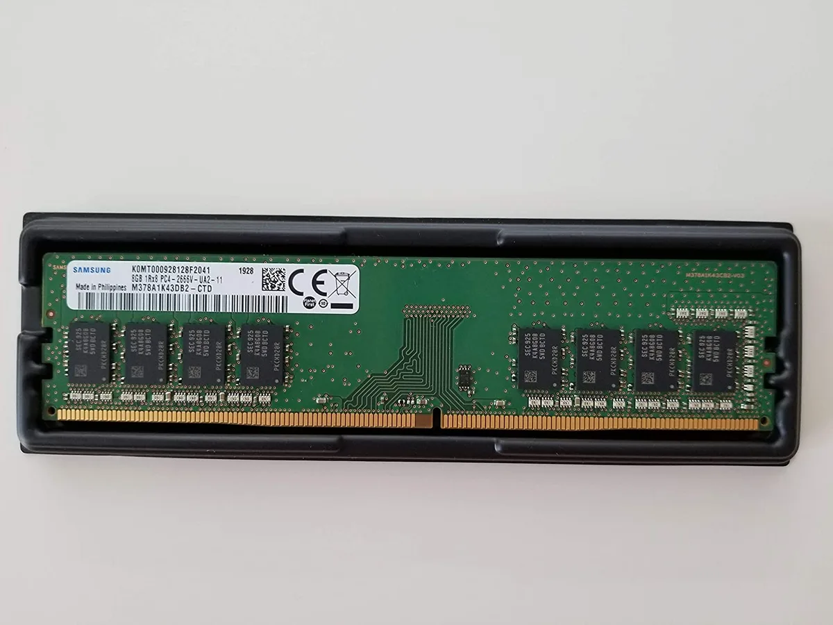SAMSUNG SAMSUNG M378A1K43DB2-CTD 8GB DDR4 2666MHz CL19 288-pin UDIMM 1.2V desktop RAM — product photo