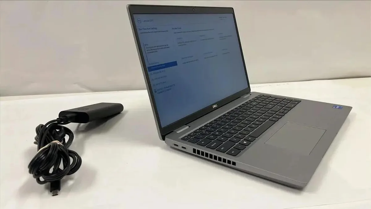DELL DELL Latitude 5521 i5-11500H 2.90GHz 32GB 512GB NVMe 15.6" laptop — product photo