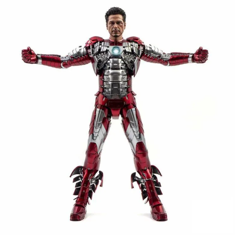 Hot Toys Hot Toys MMS400D18C Iron Man Mark V Race Track Diorama Base action figure — product photo