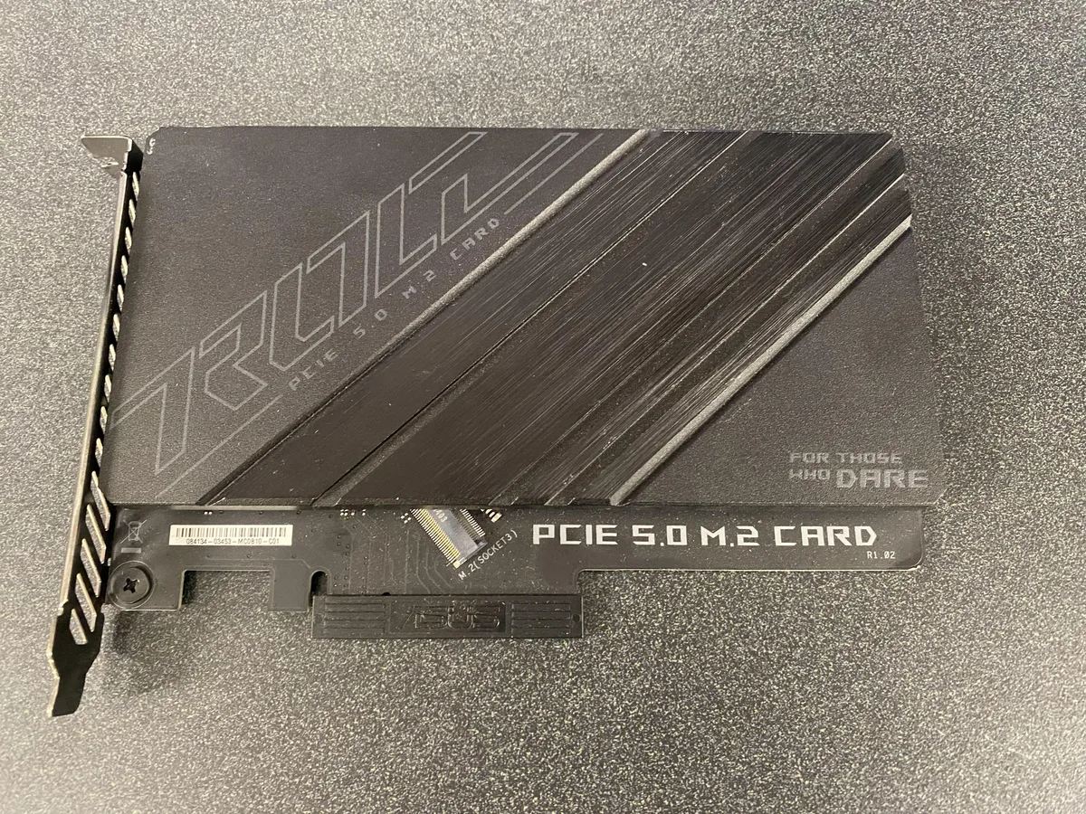 ASUS ASUS ROG HYPER M.2 Card PCIe NVMe Expansion Card with Heatsink — product photo