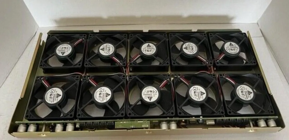 Zoom Zoom FC9681FAN3-I04 SBPQABLFAD FW4100 fan tray — product photo