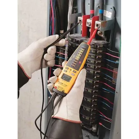 Fluke Fluke T+Pro Voltage Tester 600V AC/DC — product photo