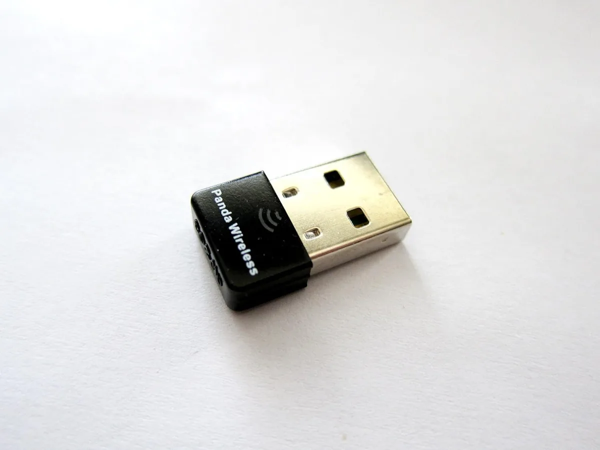 PISKEKAT PISKEKAT Server Rack 2.4GHz 300Mbps USB Adapter — product photo