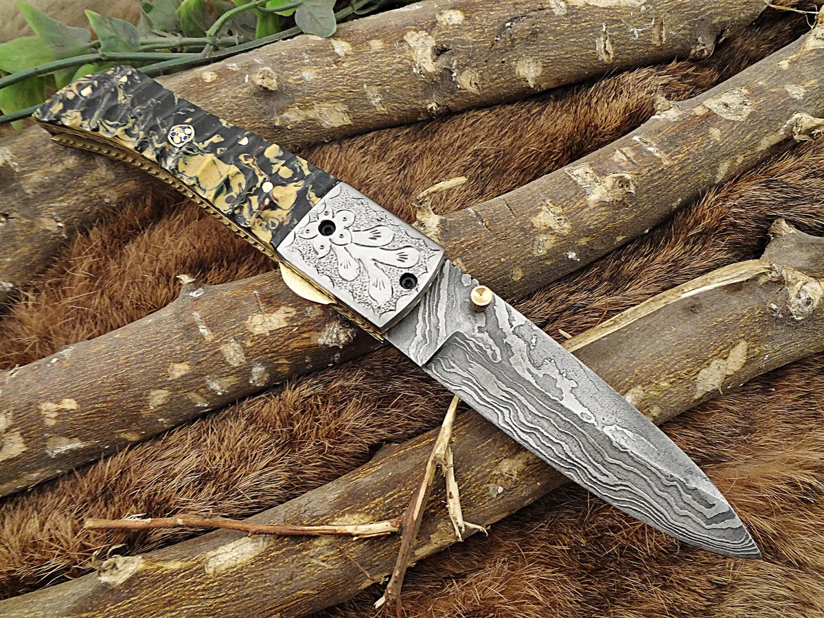 Damascus Depot Damascus Depot Folding Knife 3.5" Blade Camouflage Jigged Scale — product photo