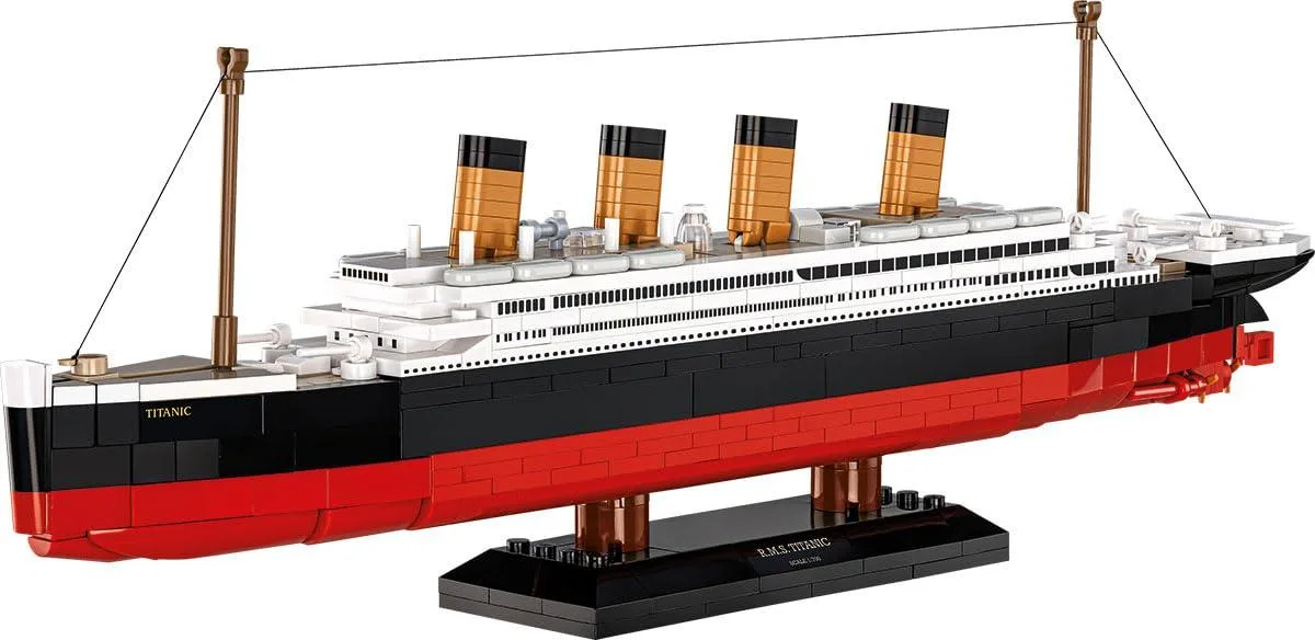 Cobi Cobi 1680 RMS Titanic 1:700 Building Block Set 593 Pieces — product photo