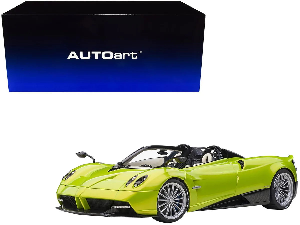 Autoart Autoart Pagani Huayra Roadster Verde Firenze 1/18 Model Car with Luggage Set 78288 — product photo