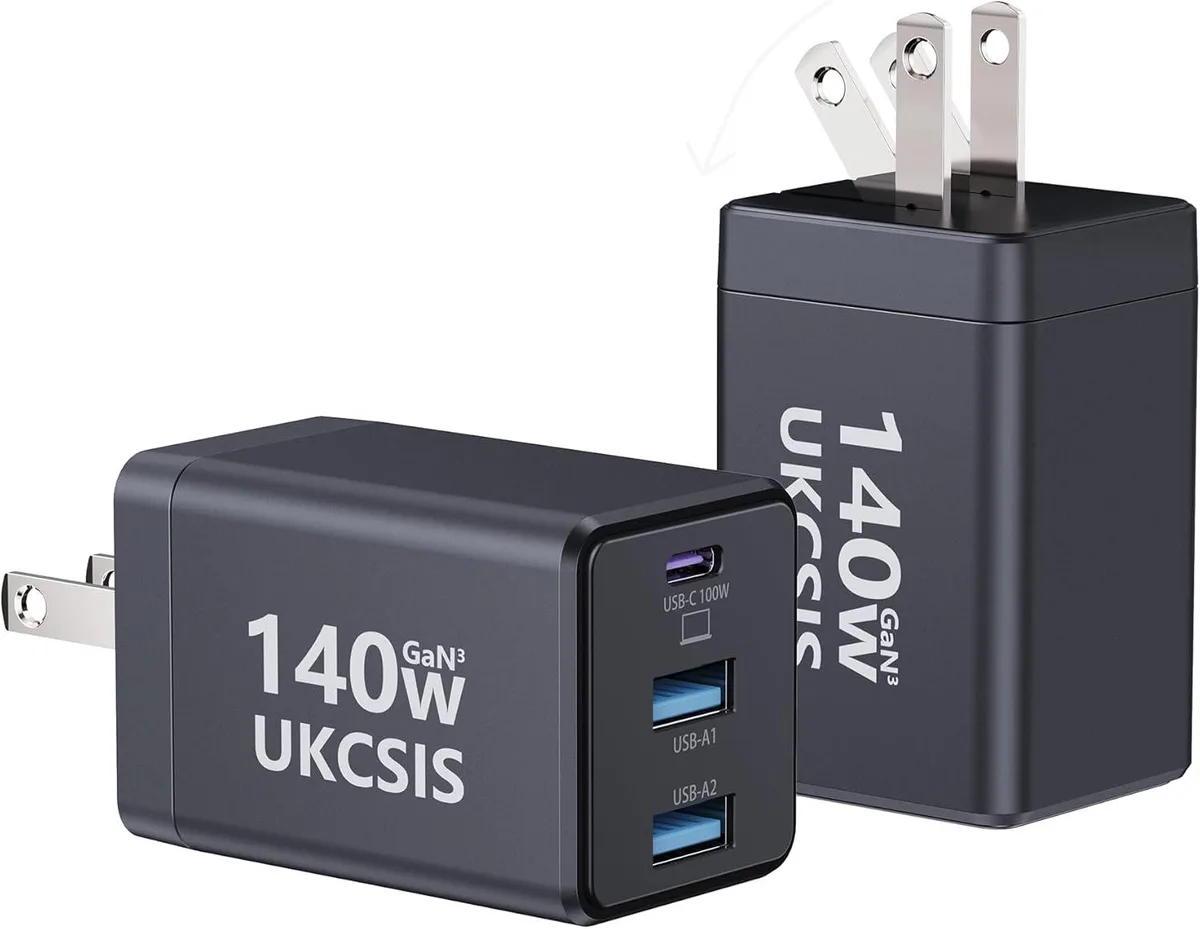 FLEANE FLEANE 2-pack 140W USB-C 3-port ac adapter (Black) — product photo