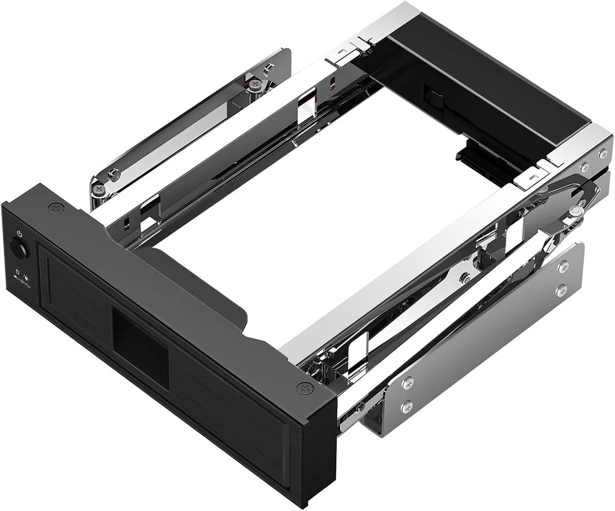 Orico Orico 1106SS-V1-BK-BP 3.5" to 5.25" SATA SSD accessory — product photo