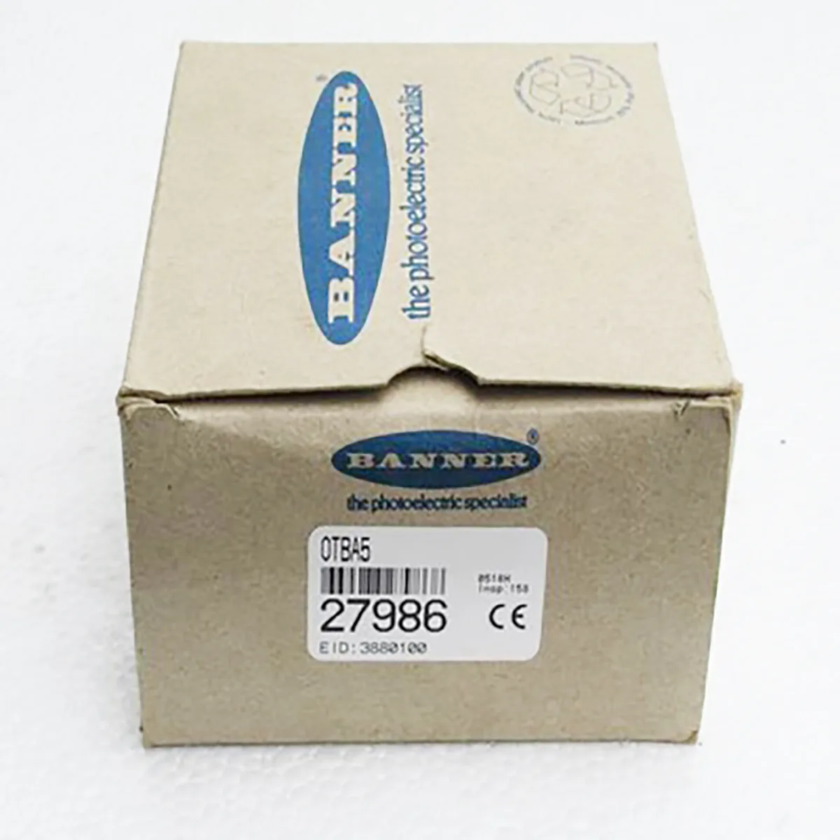 Banner Banner OTBA5 Optical Touch Button 120 V AC SPDT Relay IP66 2 m Cable — product photo