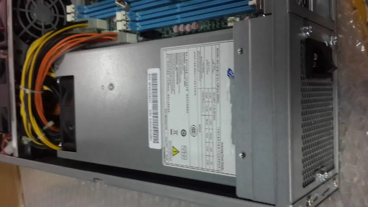 Supersuperuncle Supersuperuncle FSP500-60WS2 500W server power supply — product photo