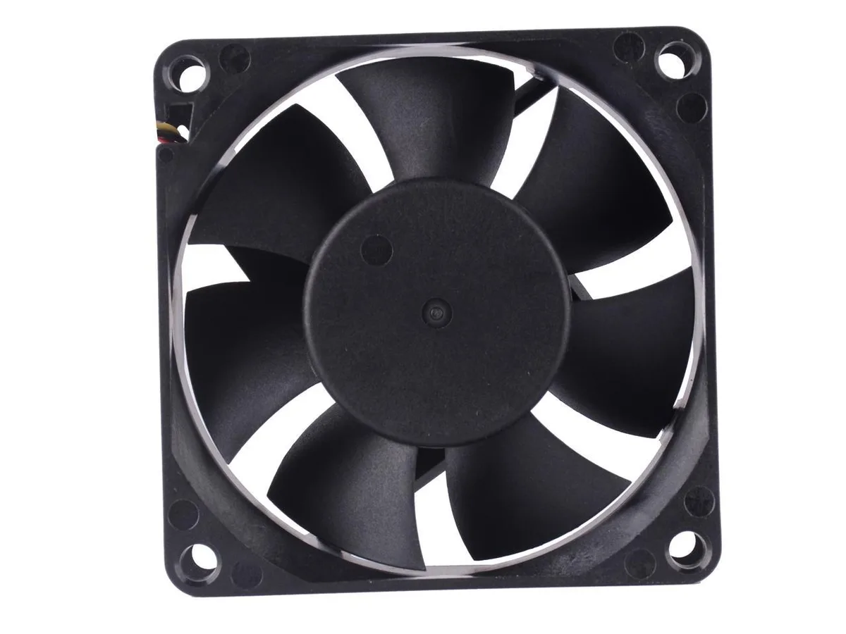 Fans Fans MGT7012YR-W25 70mm 12V 0.39A 4-pin case fan — product photo