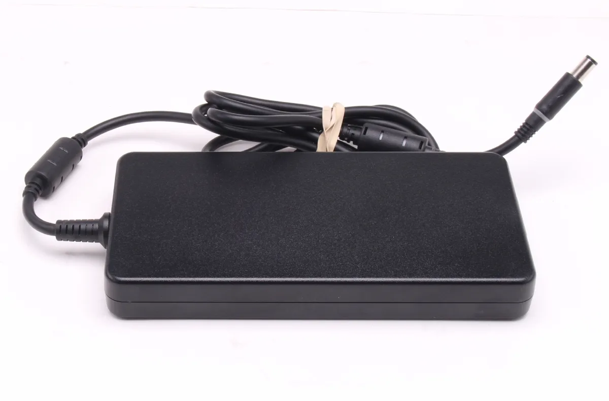 DELL DELL FWCRC 240W Power Adapter 19.5V GA240PE1-00 — product photo