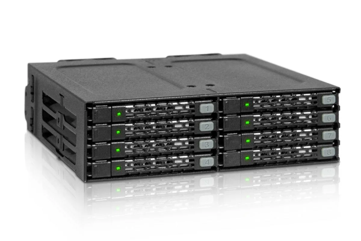 LORDWORLD LORDWORLD ToughArmor MB998IP-B 8 x 2.5 SAS/SATA hard drive adapter — product photo