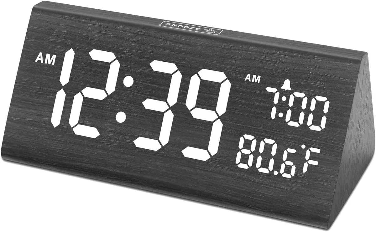 PISKEKAT PISKEKAT Wooden Digital Alarm Clock 7.7" USB Ports — product photo