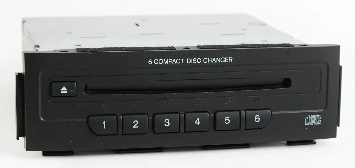 1 Factory Radio 1 Factory Radio 2005 Honda Pilot 6 Disc CD Changer 39110-S9V-A111-M1 — product photo