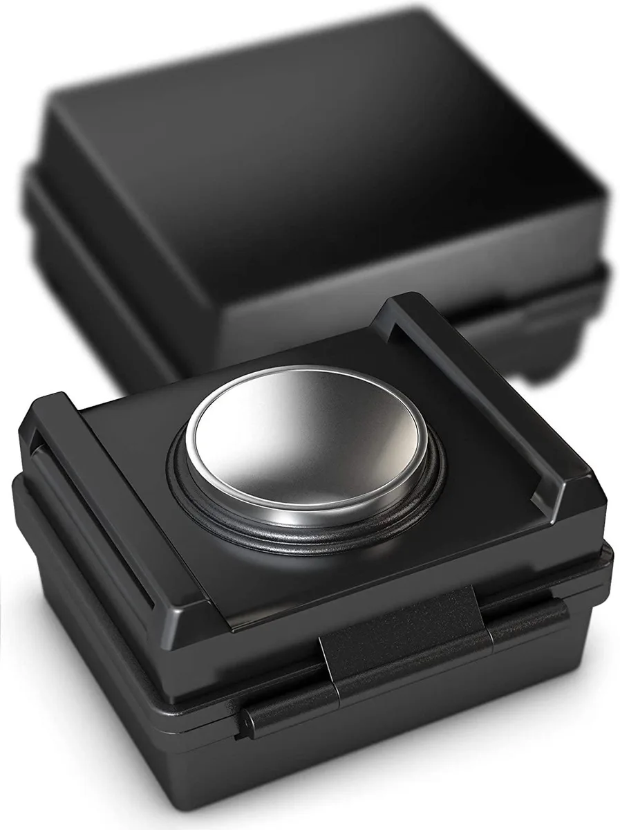 TRACKI TRACKI Magnetic Waterproof Case 3500mAh GPS Accessory — product photo