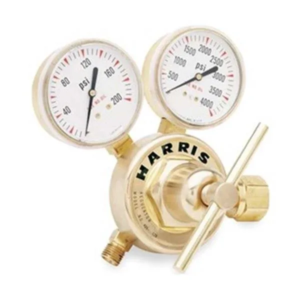 Brass oxygen regulator with chrome finish and T-handle control