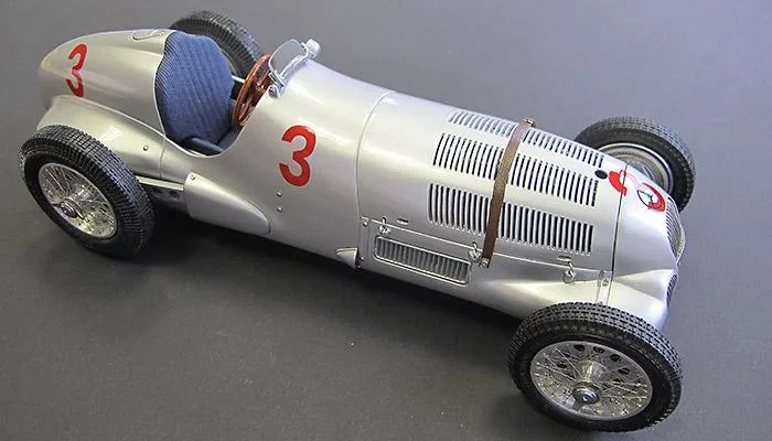CMC International CMC International Mercedes W125 #3 1937 1/18 Diecast 1000pc — product photo