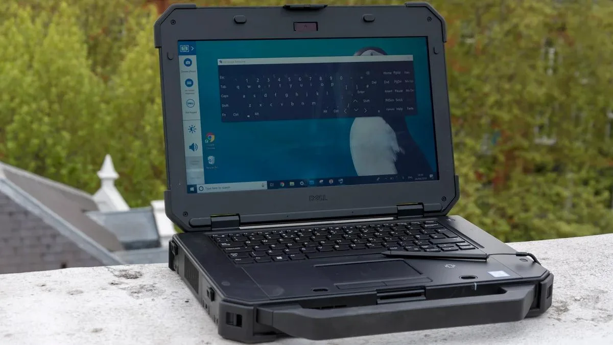 DELL DELL Latitude 7424 Rugged Extreme i5-8350U 16GB 512GB 14" Touchscreen — product photo
