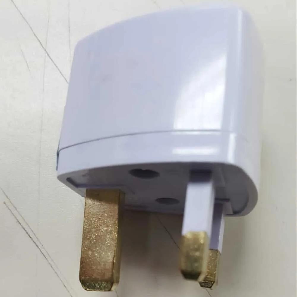 Universal Universal UK Flat Pin 3 Pin Travel Power Plug Adaptor Type G — product photo