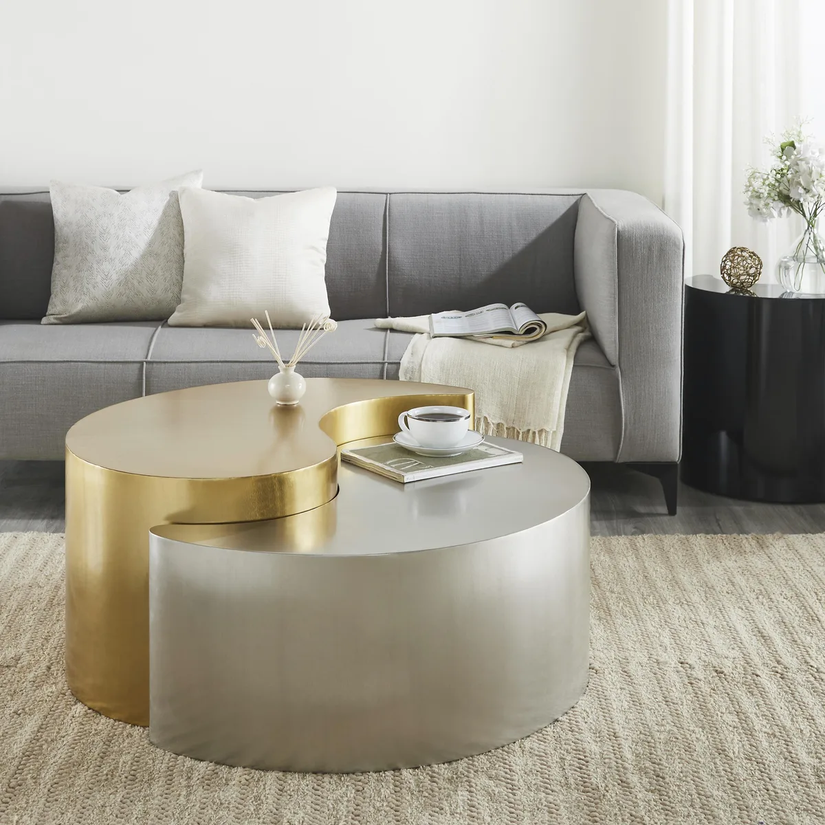 tuphen tuphen YING YANG occasional table Gold Silver 150108938 — product photo