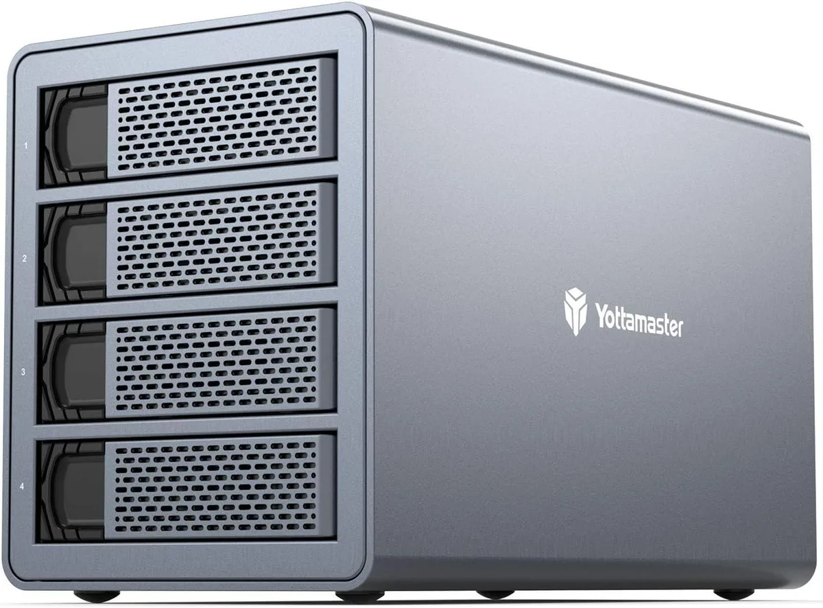 Yottamaster Yottamaster 4 Bay Hard Drive Enclosure 2.5"/3.5" USB 3.0 SATA Aluminum Gray — product photo