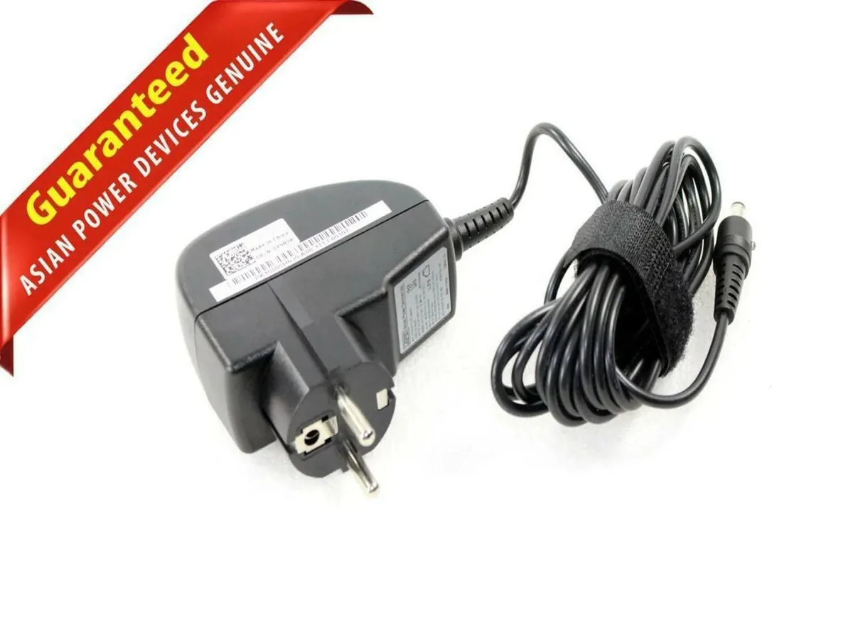 DELL DELL WA-30B19S 30W 19V 1.58A power adapter — product photo