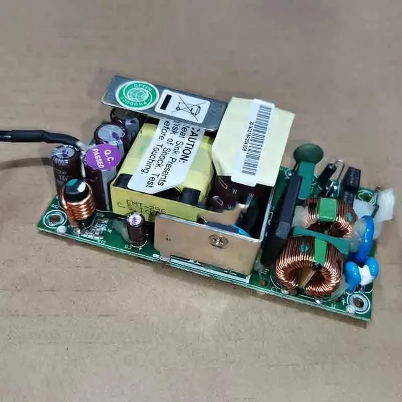 Supersuperuncle Supersuperuncle MQ1G-1060V-12 12V5A 60W server power supply — product photo
