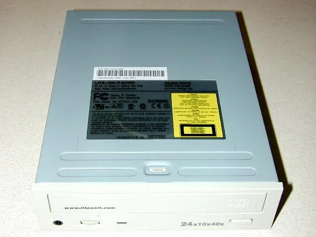 Lite-On Lite-On LTR-24102B CD burner 24X 10X 40X 2MB 5.25" beige ATAPI/E-IDE — product photo