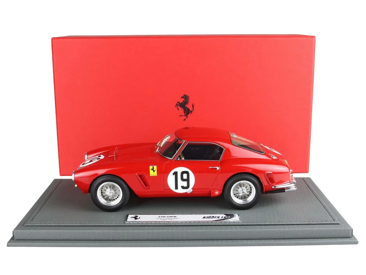 BBR BBR Ferrari 250 SWB #19 NART Le Mans 1960 1/18 Limited 200 with Display Case — product photo