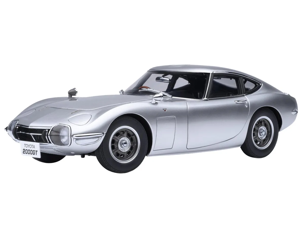 Autoart Autoart 1967 Toyota 2000GT RHD Silver Metallic 1/18 hobby collectible — product photo
