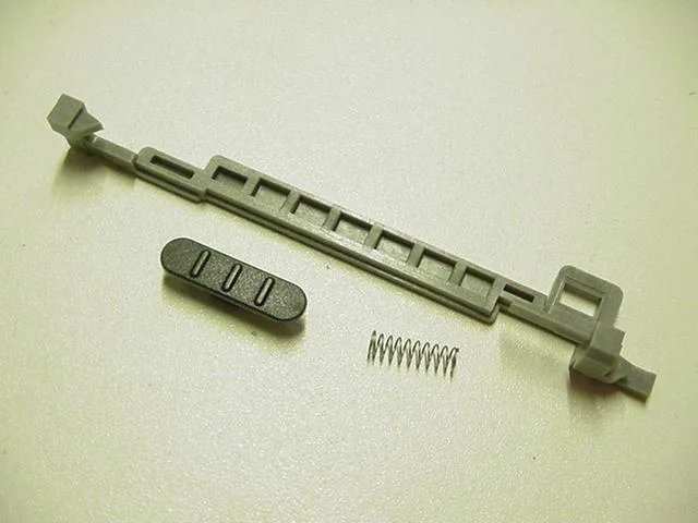 DELL DELL Latitude D400 Battery Release Latch Assembly 0Y330 — product photo