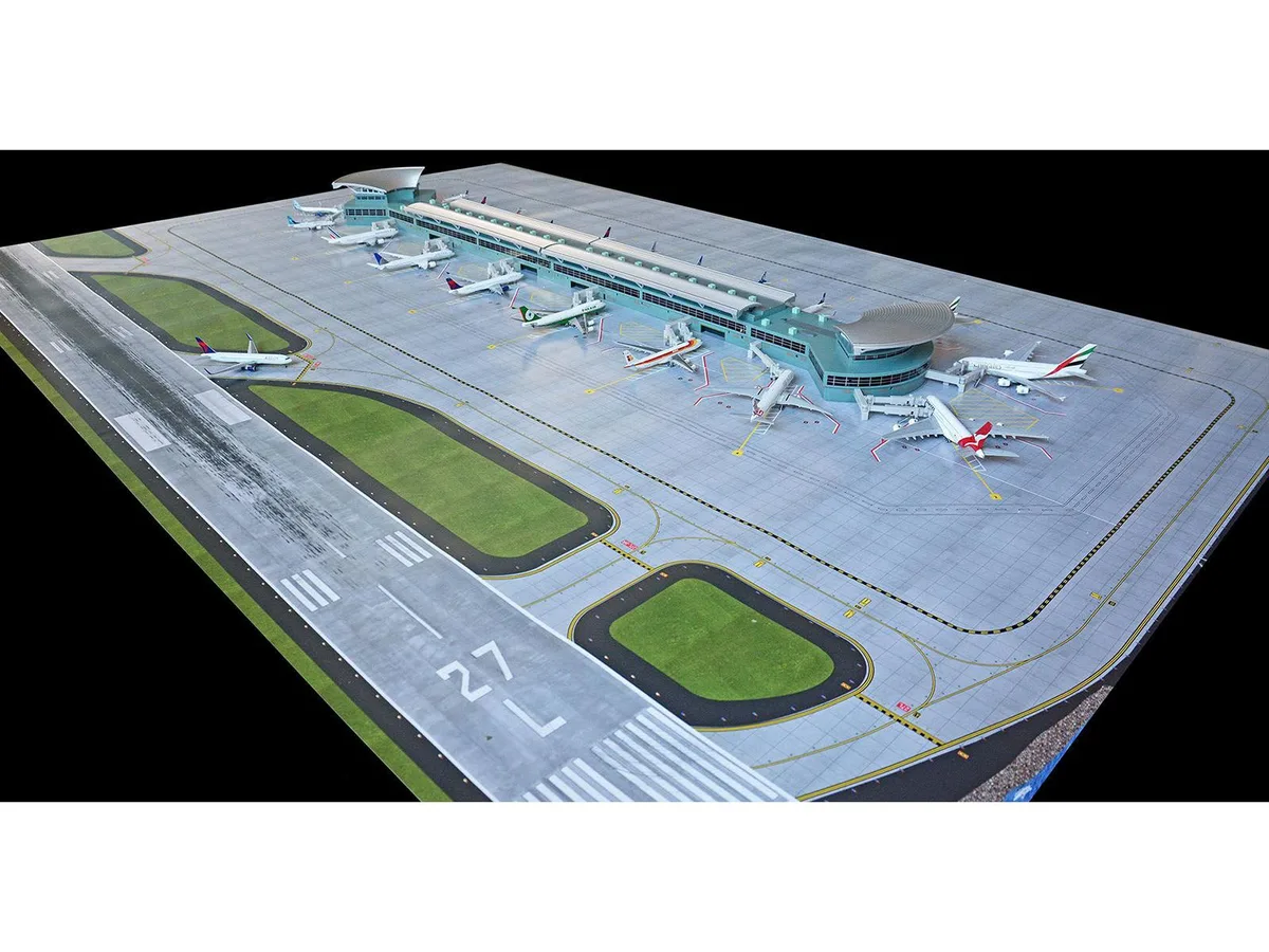 GeminiJets GeminiJets Deluxe Airport Mat 1/400 Scale 78.25x54.25in — product photo