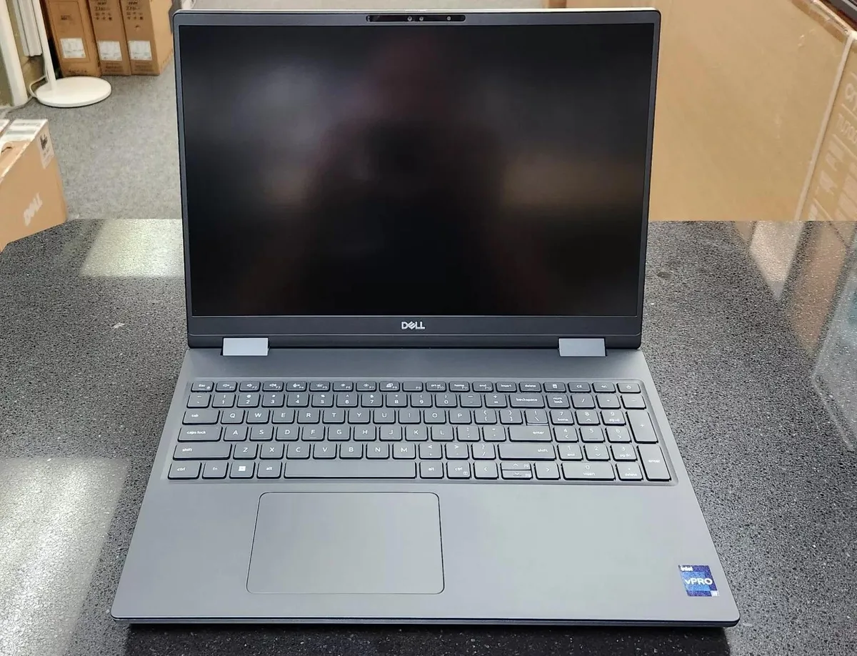 DELL DELL Precision 7780 i7-13 2.1GHz 32GB 1TB RTX 3500 17 laptop — product photo