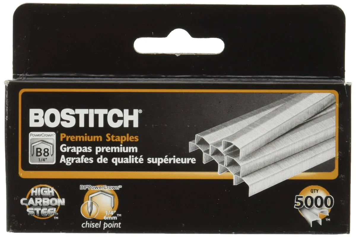 Silver U-shaped staples in six cardboard boxes, 30000 total