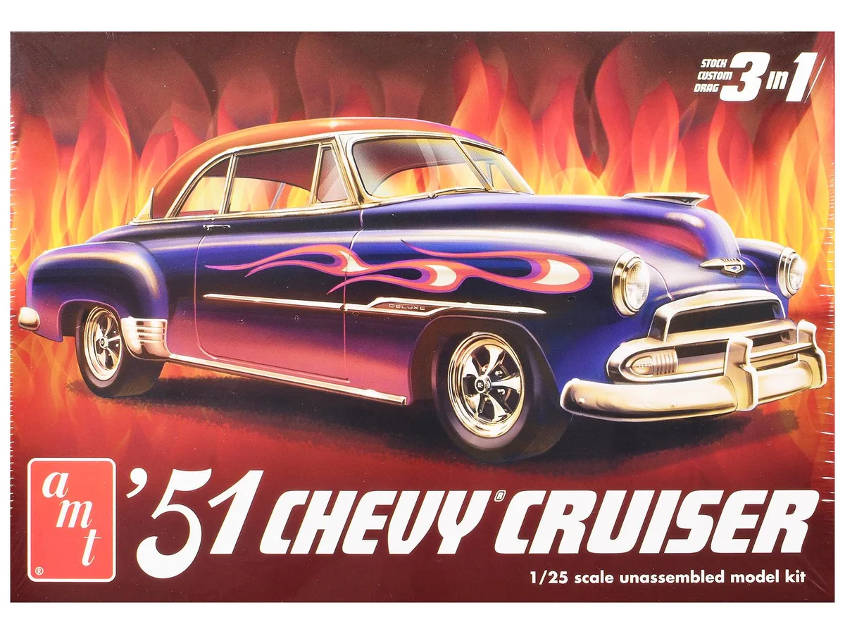 AMT AMT AMT1556 1/25 Scale 1951 Chevrolet Custom Cruiser 3-in-1 Model Kit — product photo