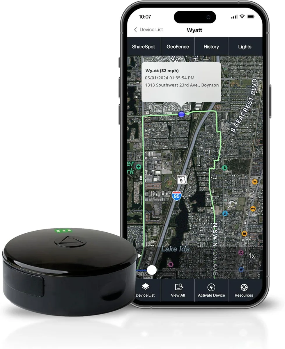 LandAirSea 54 GPS Tracker 5400 IP67 1500mAh 30 days — product photo