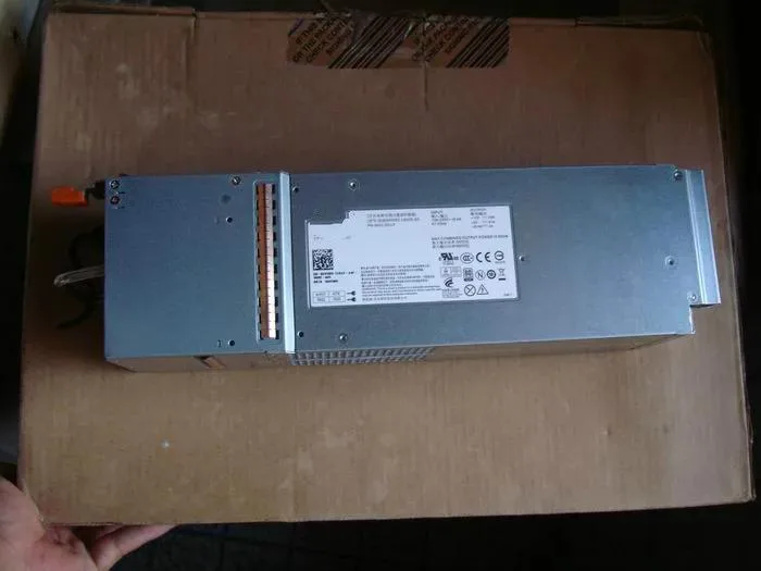 Supersuperuncle Supersuperuncle T307M 600W server power supply for Dell PE MD3200 MD1200 MD3600 MD1220 — product photo