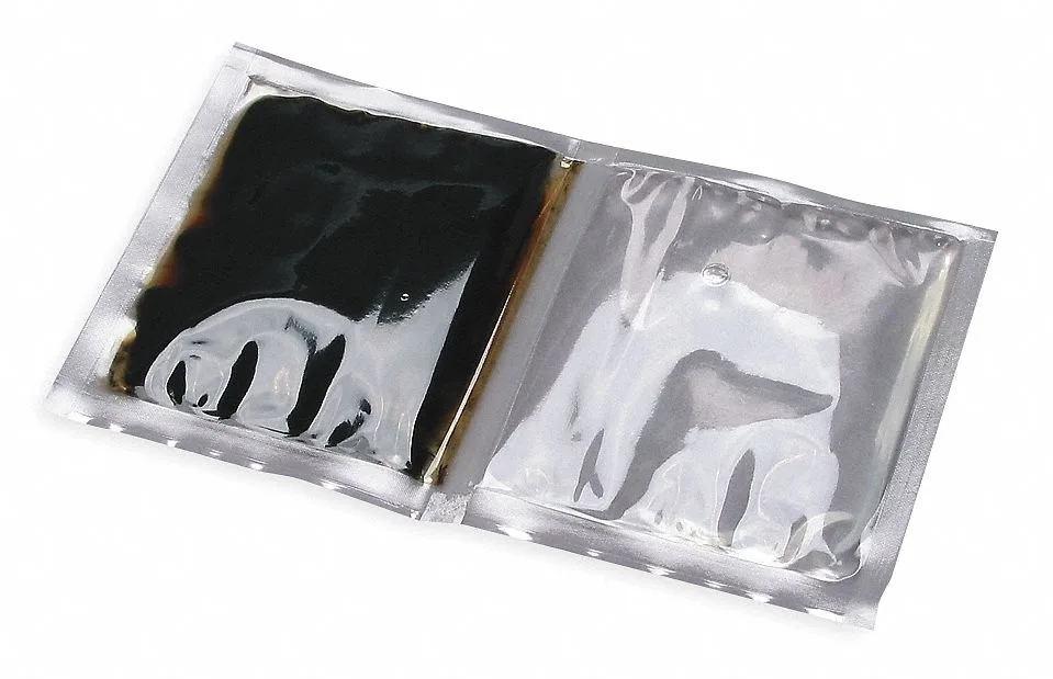 Black resin splice kit with EPDM rubber mould and pour spouts