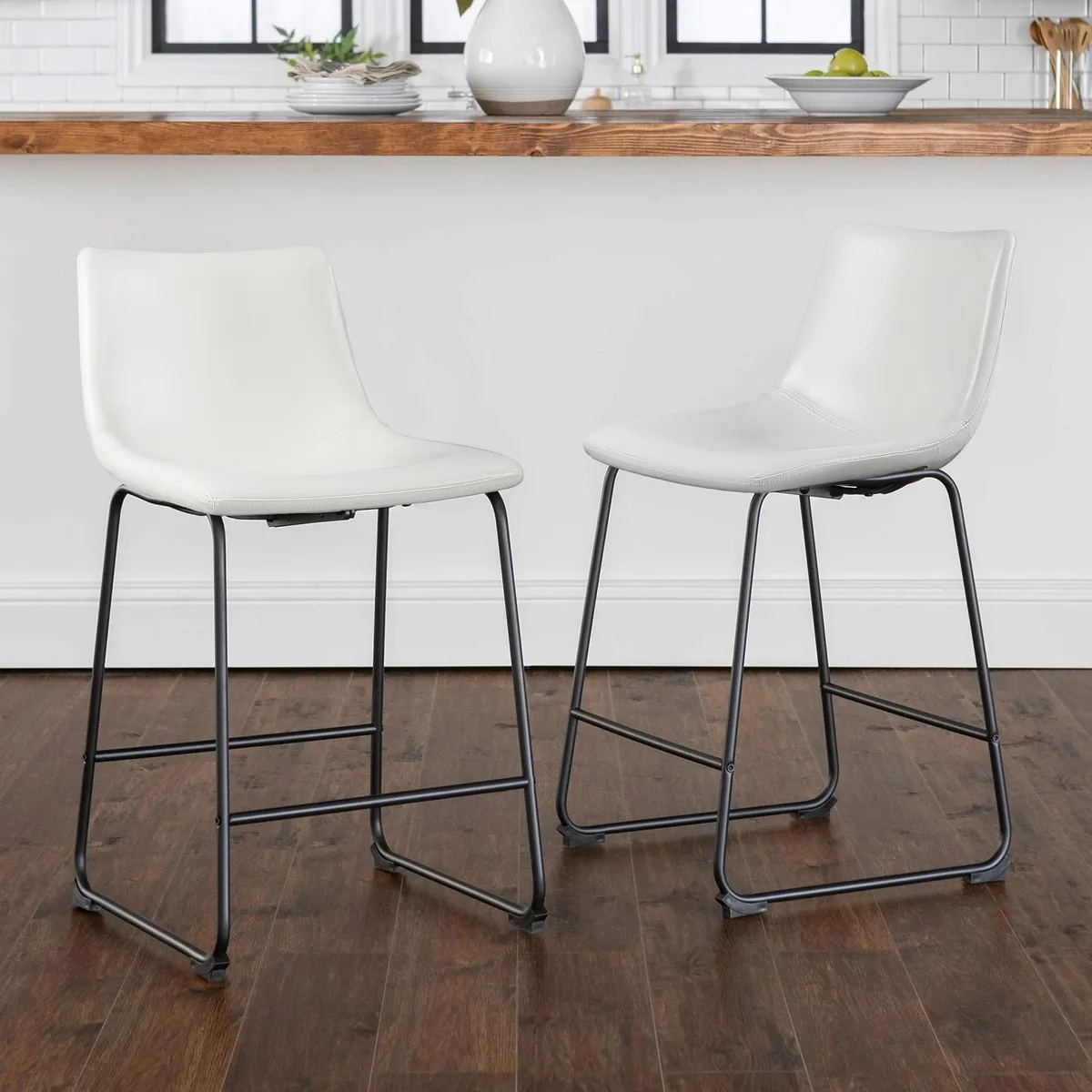 Vitesse Vitesse 26 inch Bar Stool Set of 2 White — product photo