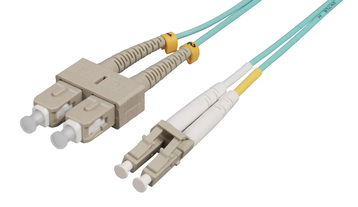 Intellinet Network Solutions Intellinet Network Solutions OM4 Multimode Duplex LC/SC 5 m Aqua Blue 50/125 µm BIMMF UPC — product photo