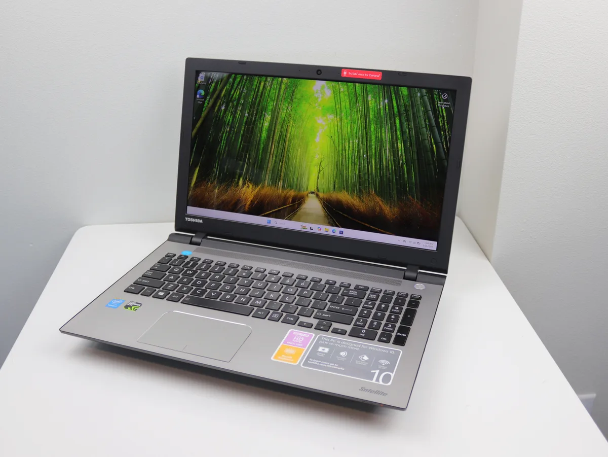 Toshiba Toshiba S55-C5262 laptop i7-5500U 12GB 512GB GTX 950M 15.6" 1080p — product photo