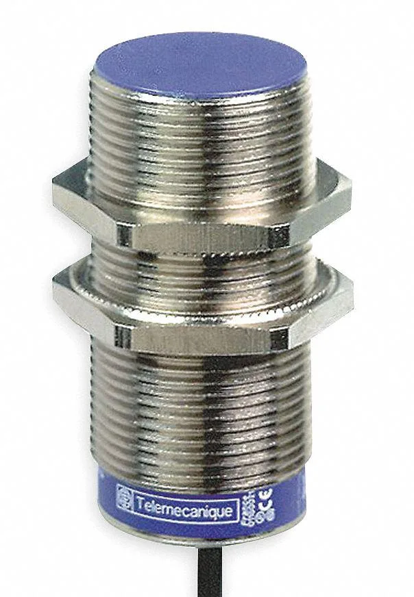 Cylindrical nickel-plated brass inductive sensor 30 mm diameter 41 mm length 2 m cable
