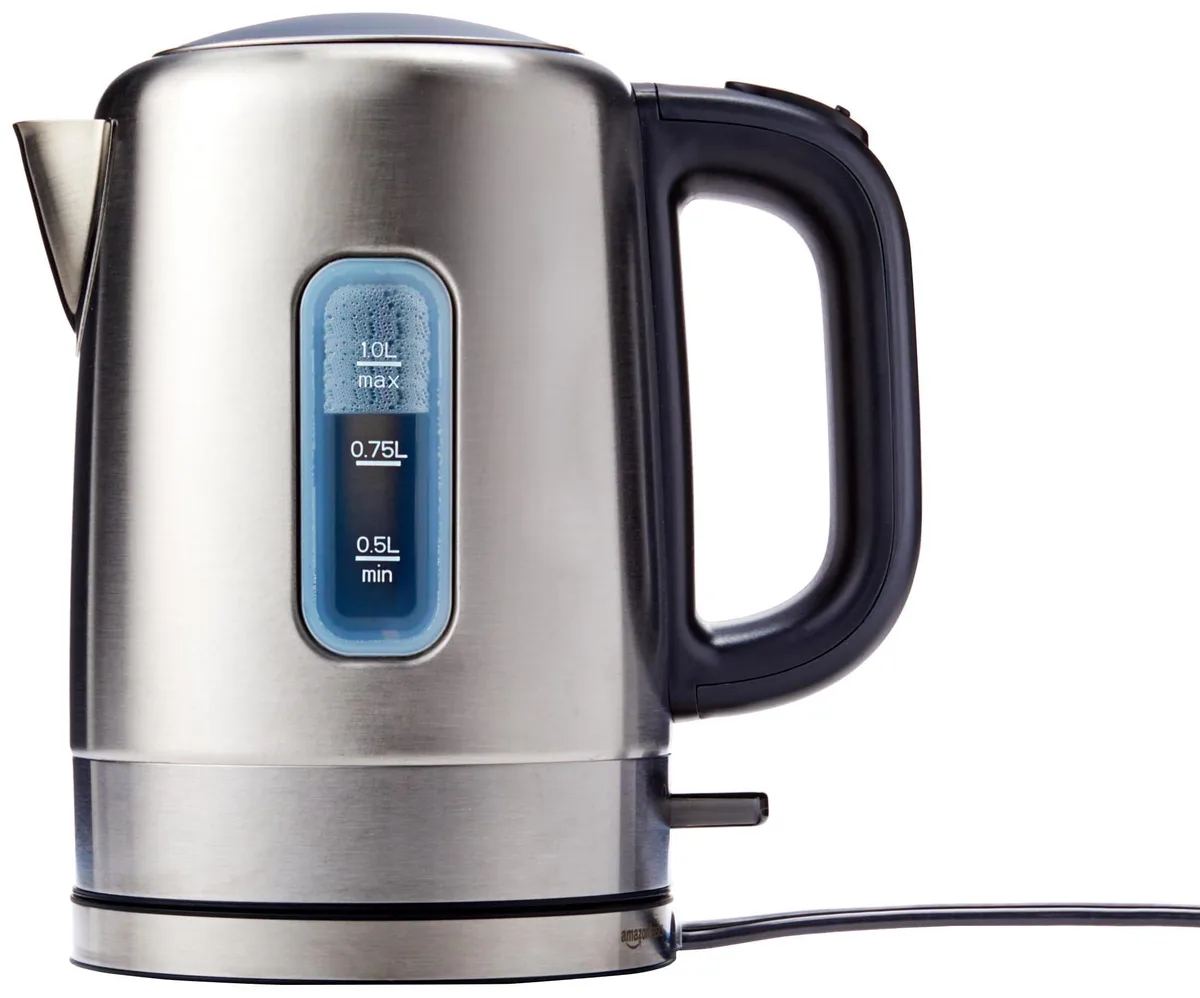  Amazon Basics kettle1 1.056688 qt 1500W Black Silver — product photo