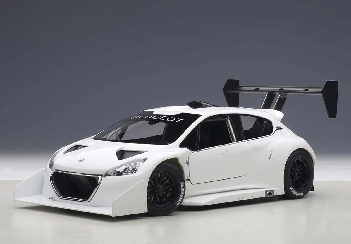 Autoart Autoart 2013 Peugeot 208 T16 Pikes Peak Race Car Plain White Version 1/18 vehicle — product photo