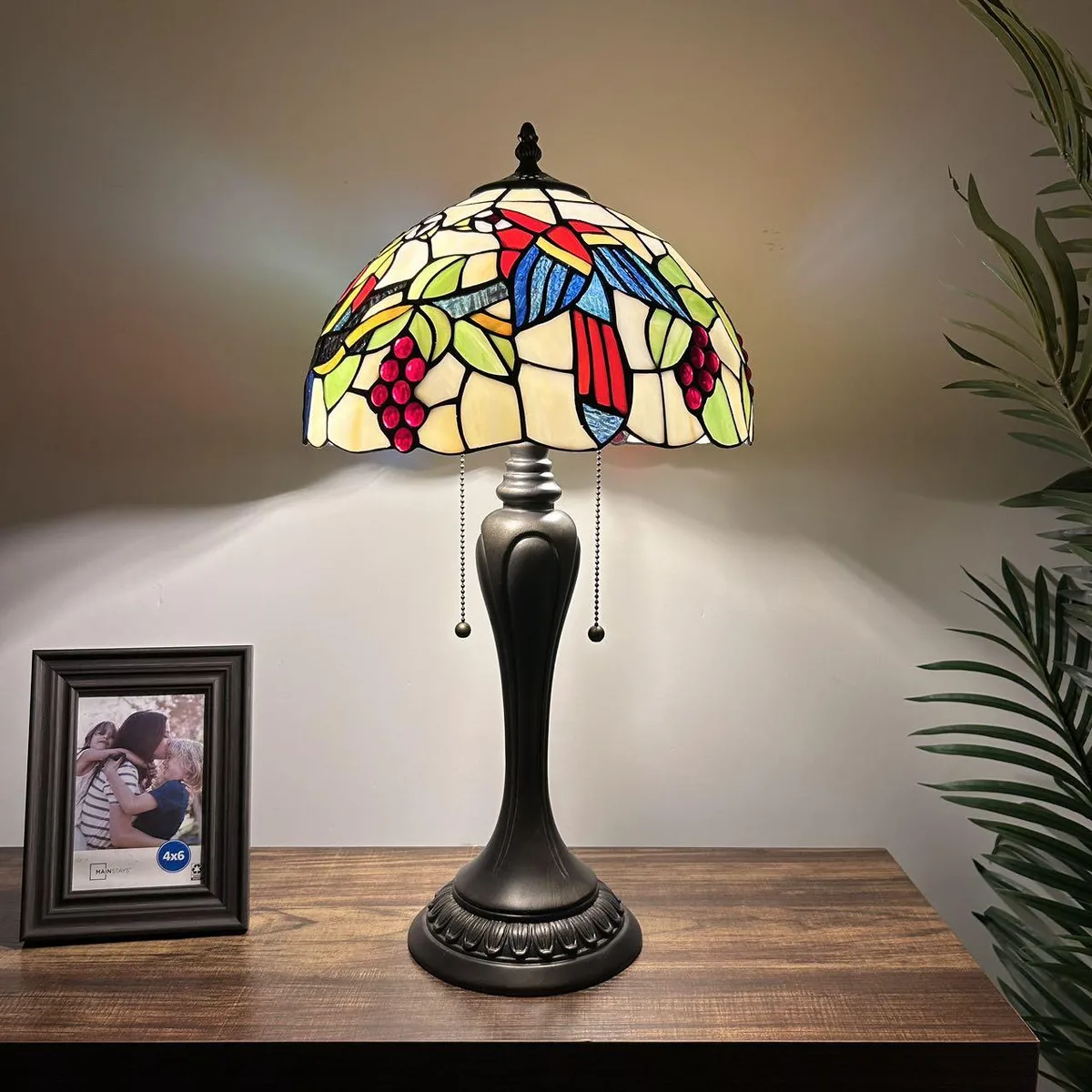 XIN CHENG TIFFANY LIGHTING XIN CHENG TIFFANY LIGHTING Tiffany Table Lamp Parrots 12"W 22"H — product photo