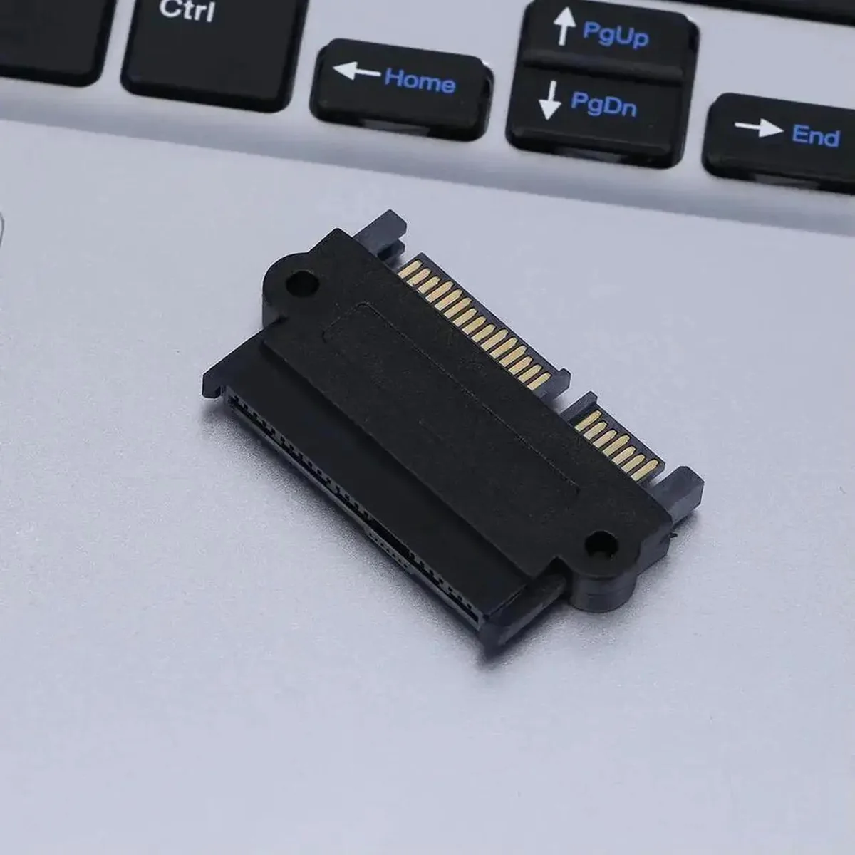 Vszerda Vszerda SFF-8482 SAS to SATA 180° Adapter — product photo